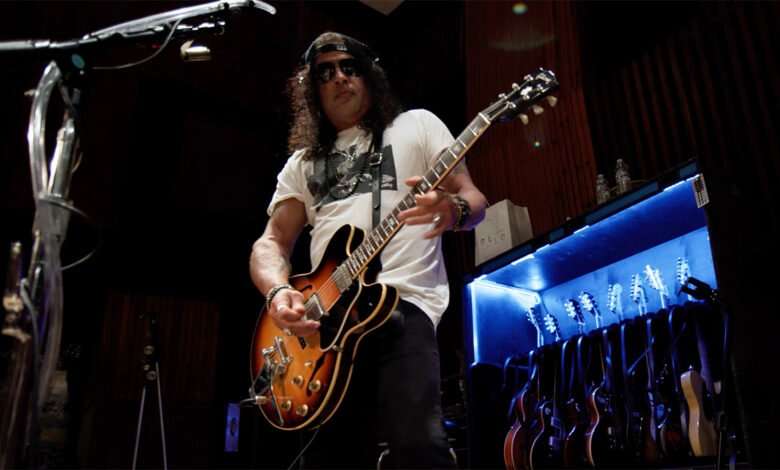 “A rare opportunity to explore a unique side of his playing”: Slash hangs up his Les Paul for a 335 in the first taste of his solo blues album – a covers record featuring Brian Johnson, Billy Gibbons, Iggy Pop, Gary Clark Jr. and Demi Lovato