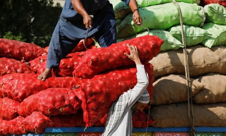 Pakistan growth target 3.6% next year, inflation to dip to 12%, ministry says