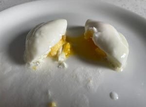 1-Minute Microwave Poached Eggs Changed My Breakfast Routine Forever
