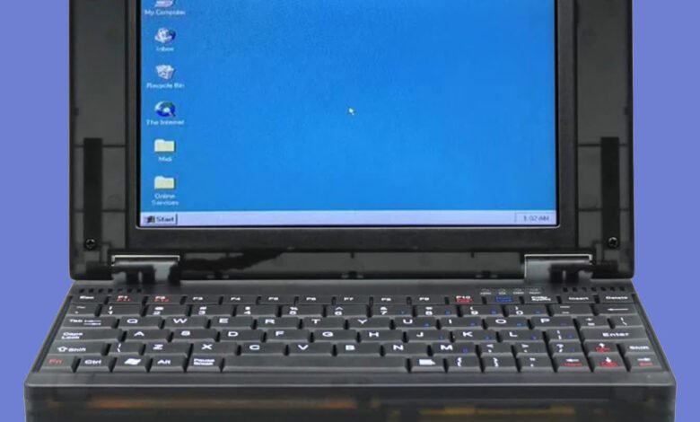 Pocket 386 retro laptop with 40 MHz CPU, 8 MB RAM arrives for under $200