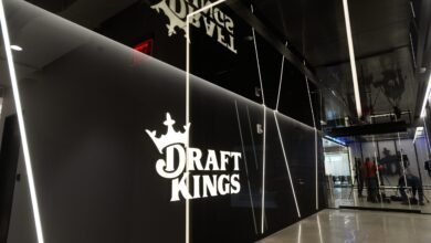 Weekend Report: DraftKings to divest VSiN, Bermuda’s banks slow casino launch and more