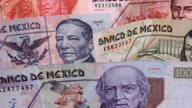 Mexican Peso declines on sour sentiment following a weaker ISM report