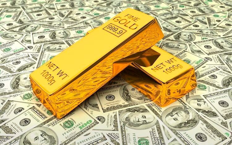 Gold price struggles to gain any meaningful traction, flat lines above $2,400 mark