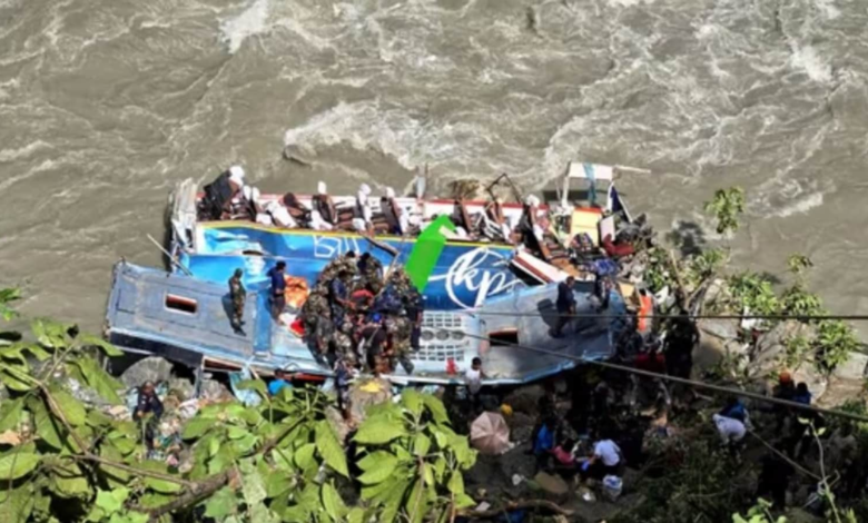 Nepal bus accident : IAF to bring bodies of Maharashtra pilgrims, 16 die on spot | Top Updates