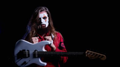 “When you first pick up a Tele or a Jazzmaster, you’re not thinking about neoclassical scales or shredding. But the more you play them, it’s like, ‘Wow! They kinda rip!’” Jim Root on upsetting metalheads and Fender purists, and his amp modelin