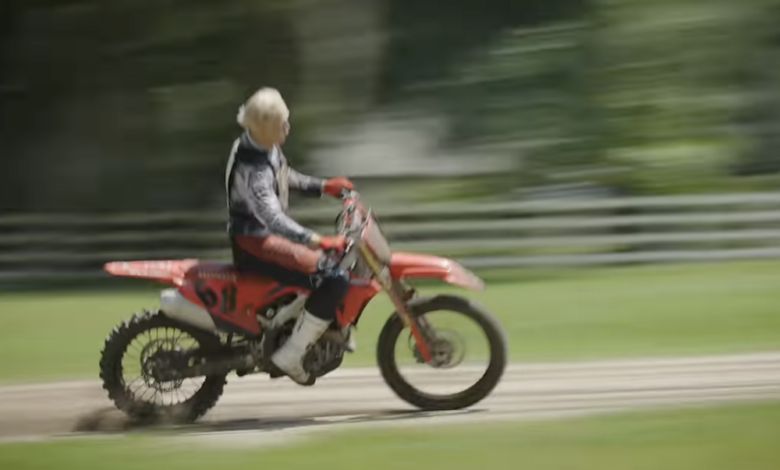 Watch: Dean Wilson Returns as Grandpa Earl, Visits Lawrence Compound in Florida