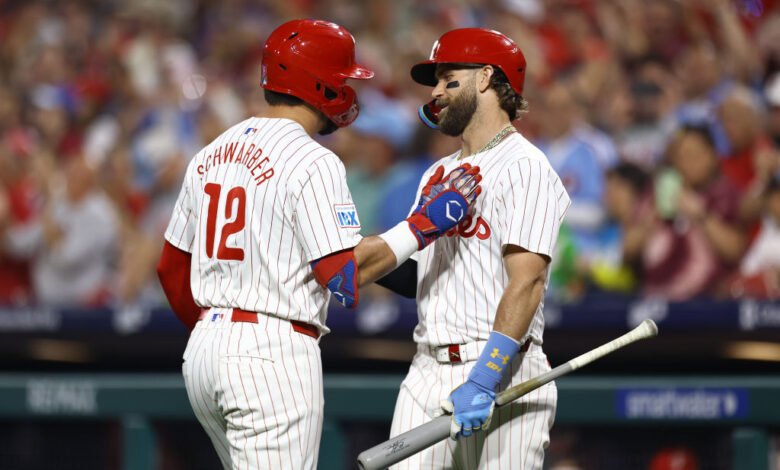 Clemens picks up Estevez and Rojas in wild 9th inning, Phils win to begin homestand