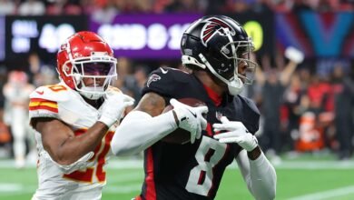 NFL Fans Question Refs After Controversial Cook-Pitts No-Call in Chiefs vs. Falcons