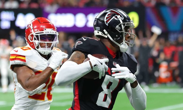 NFL Fans Question Refs After Controversial Cook-Pitts No-Call in Chiefs vs. Falcons