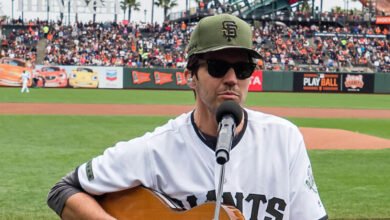 Watch: Former Cy Young winner sings national anthem at final A’s game in Oakland