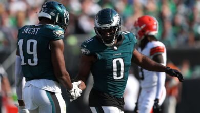 Eagles-Browns snap counts: Signs of life from Bryce Huff, Grant Calcaterra steps up, and more