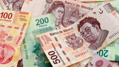 Mexican Peso stages late recovery, finishes week down