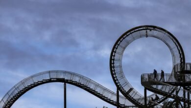 Oh Nah! Man Climbs Out Of Moving Roller Coaster In Arizona After Safety Bar Unlatches