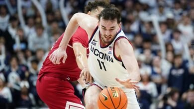 UConn F Alex Karaban (head) won’t play vs. Baylor