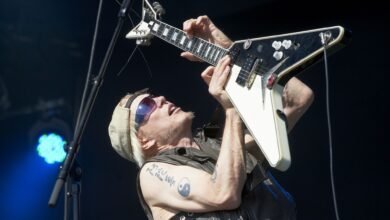 “I was playing with the Scorpions, and I broke a string and had a solo coming up. My brother and I swapped guitars really quickly”: Michael Schenker talks Vs, his early flirtations with offsets, and how he joined one of hard rock’s biggest juggernauts