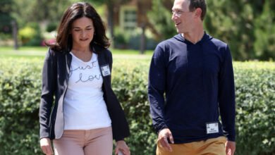 Mark Zuckerberg and Sheryl Sandberg want you to know they’re still friends and definitely not mad at each other