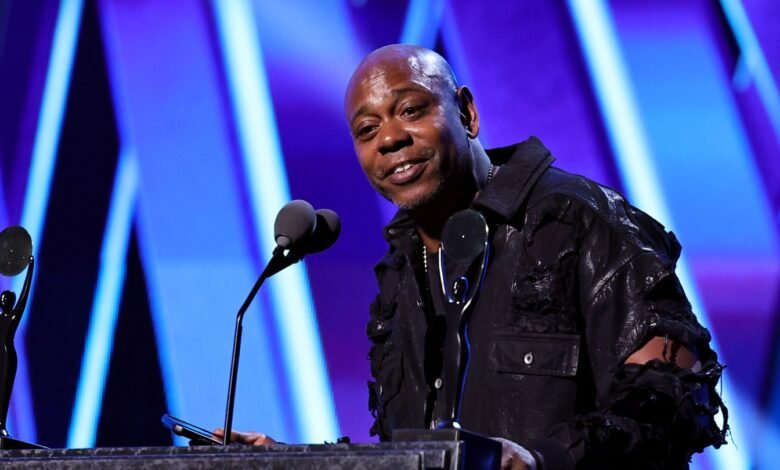 Dave Chappelle Asks Trump to Have Empathy for “Displaced People, Whether They’re in the Palisades or Palestine” in ‘SNL’ Monologue