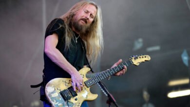 “I acted the way I did because a guitar that Eddie Van Halen gave me went missing for 18 years… I’m very happy to say I cried wolf” Jerry Cantrell on what really happened when his ‘Blue Dress’ G&L went missing last year