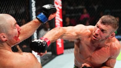 Dricus du Plessis destroys Sean Strickland’s nose en route to lopsided decision win at UFC 312